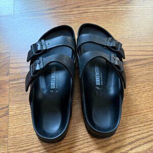 Black Birkenstock Arizona Sandals (Size 6-6.5 Narrow)